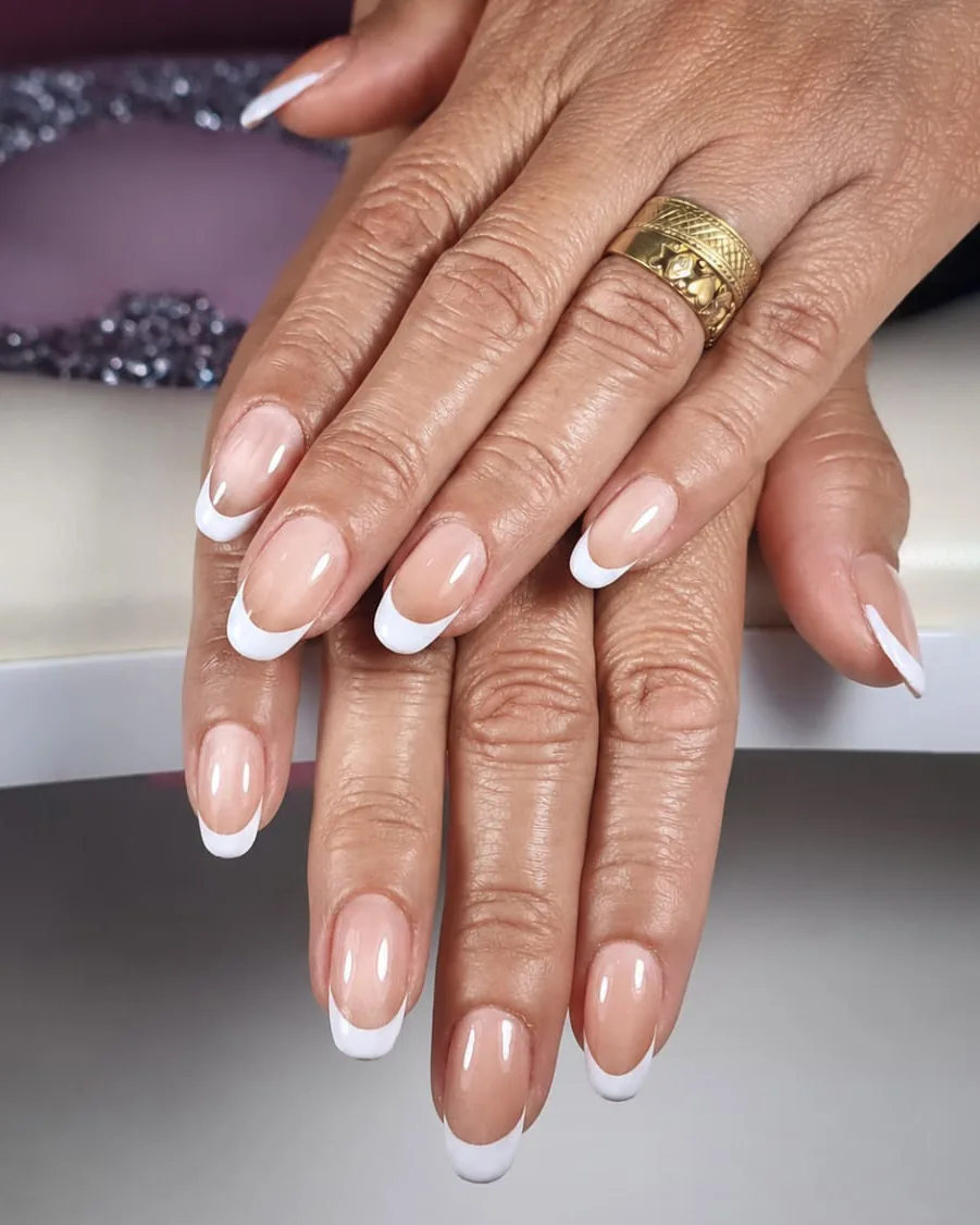 Trabajo real de uñas con sistema de gel